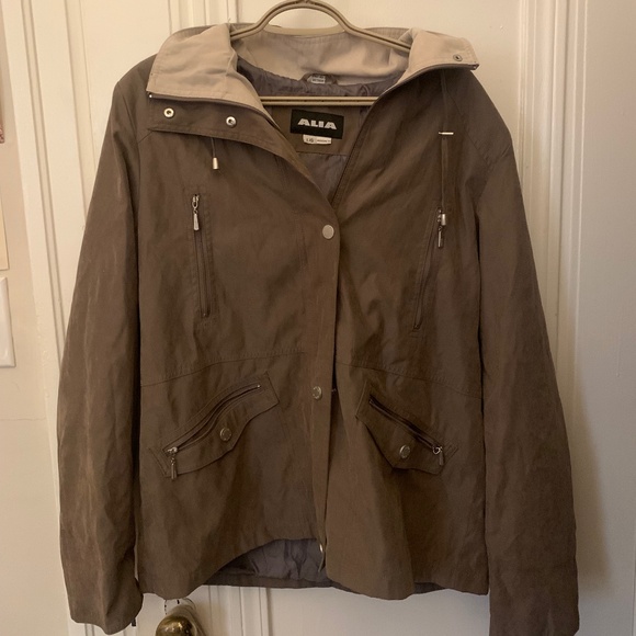 Alia Beige Jacket - Picture 1 of 4